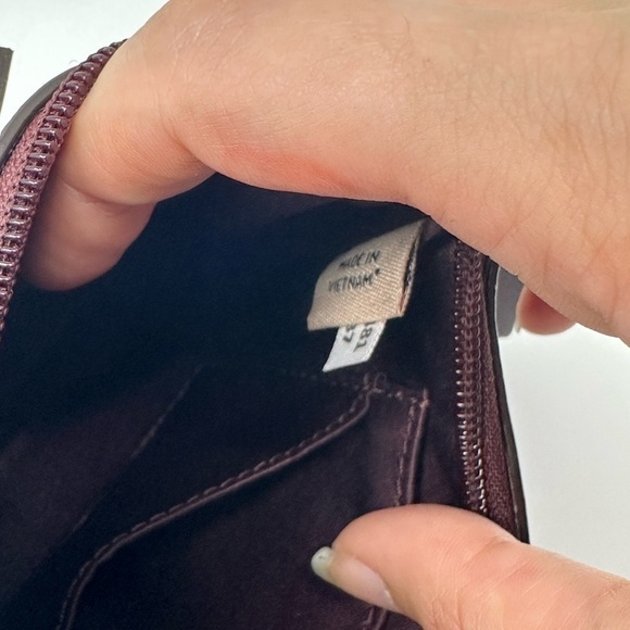 Coach Burgundy Patent Leather Wristlet – Bow Detail, Small Shoulder Bag - Picture 6 of 7